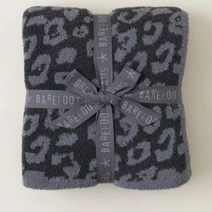NWT Barefoot Dreams CozyChic iconic blanket in Graphite Leopard